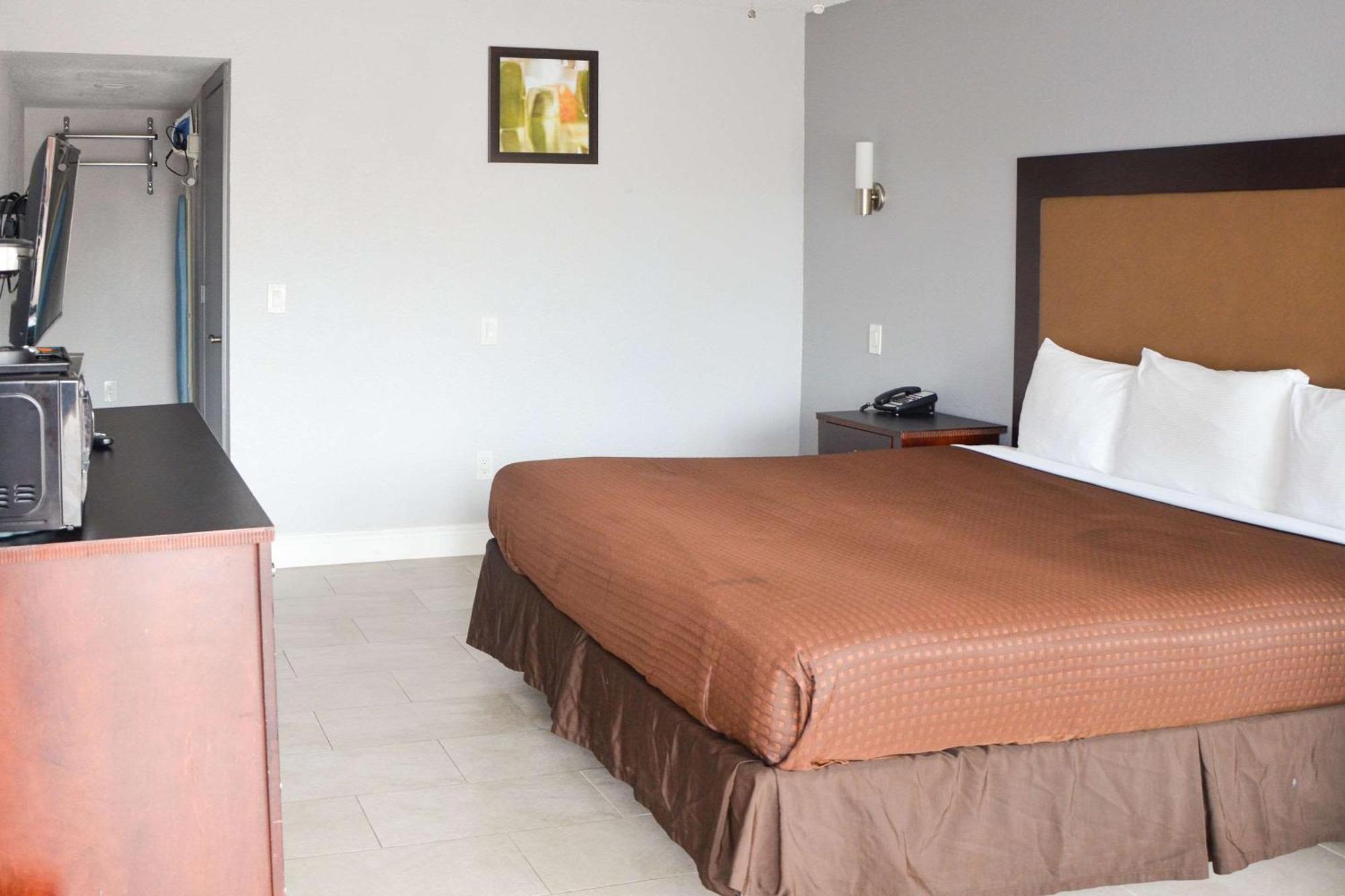 Rodeway Inn Sun City Center Zewnętrze zdjęcie