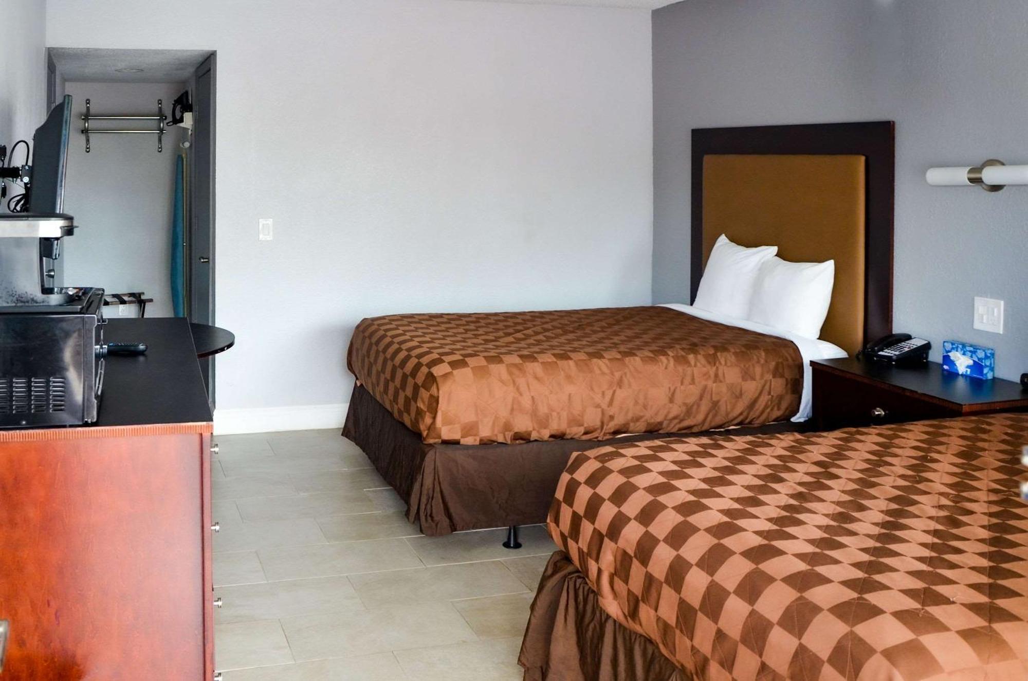 Rodeway Inn Sun City Center Zewnętrze zdjęcie