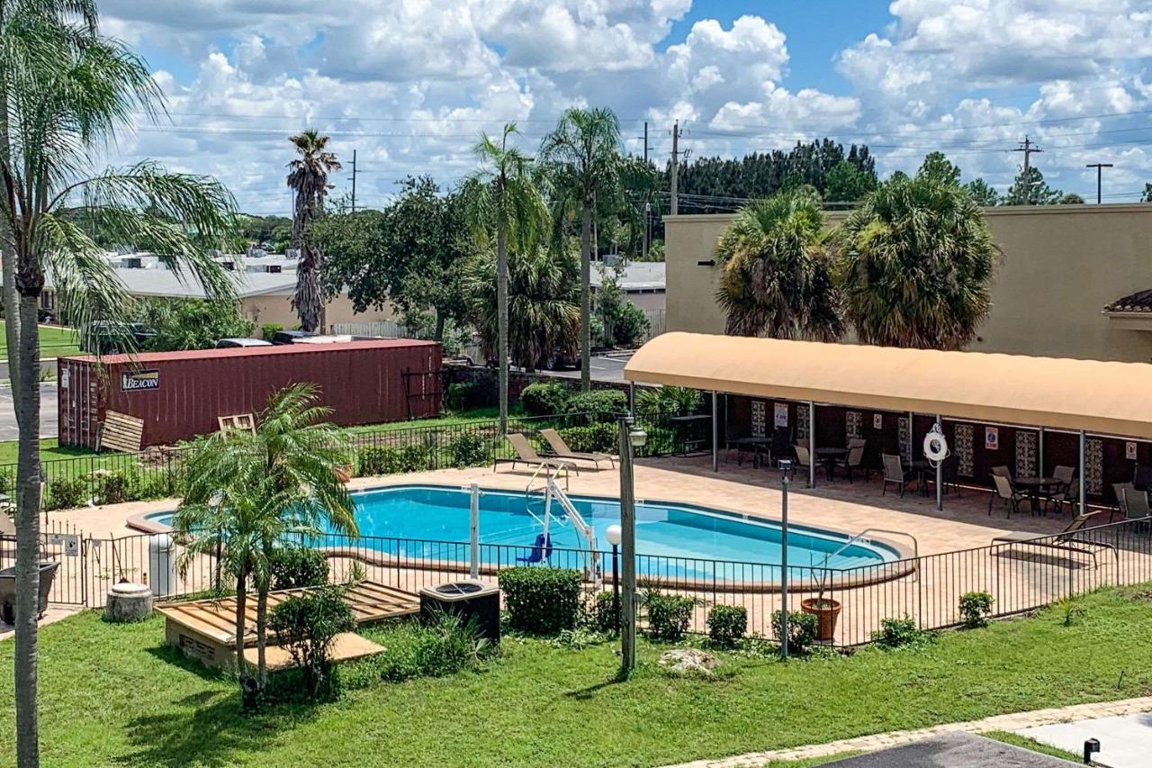 Rodeway Inn Sun City Center Zewnętrze zdjęcie